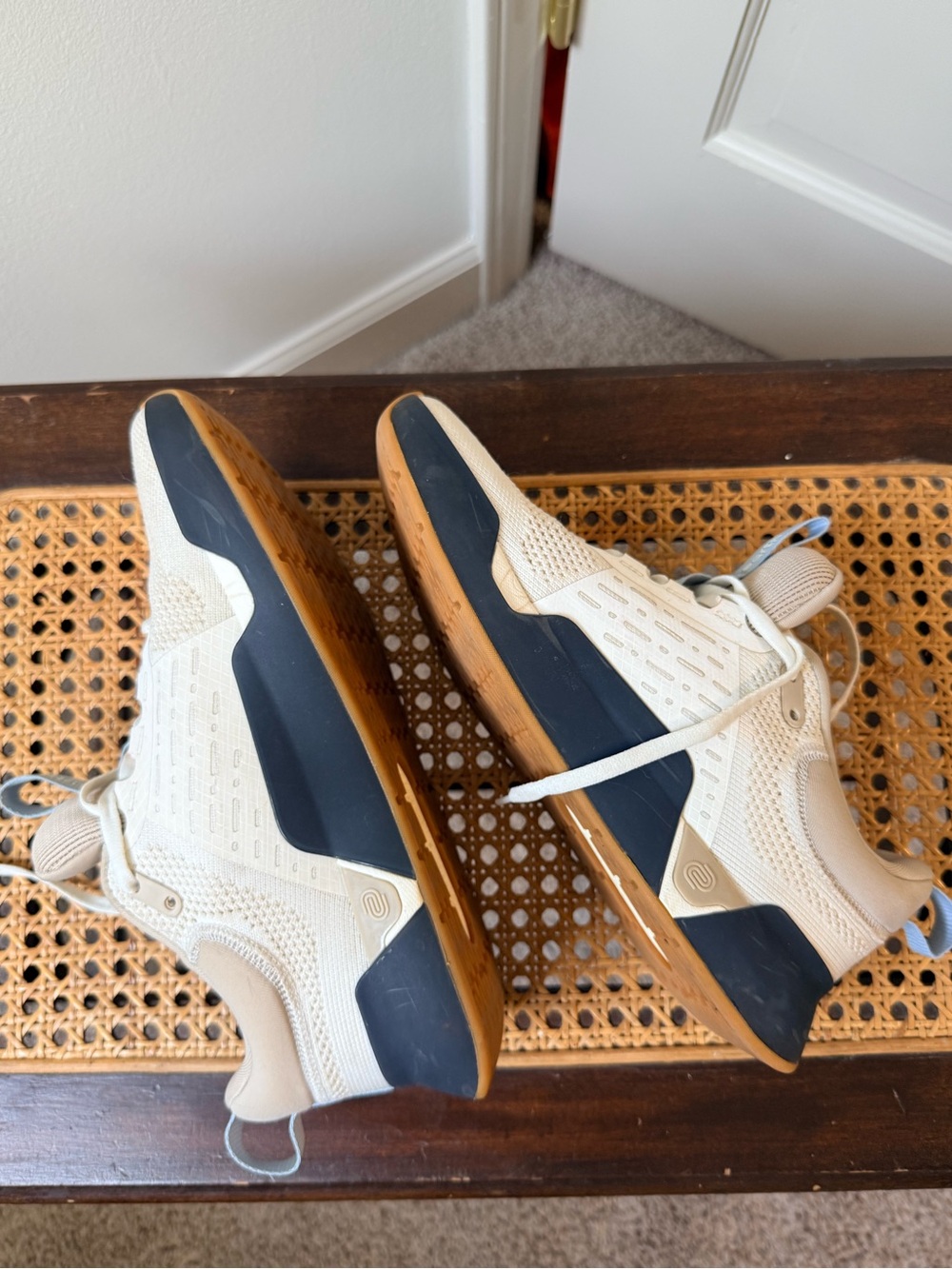 While On Earth Move Trainer Women’s 8